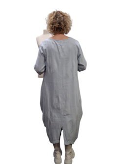 Jurk ijsblauw met steekzakken op voorpand 100% katoen 