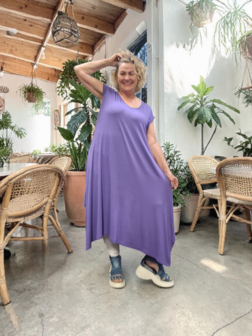 Jurk paars A-lijn met kapmouw