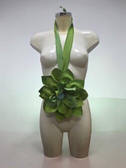 Handgemaakte ketting groen met grote bloem