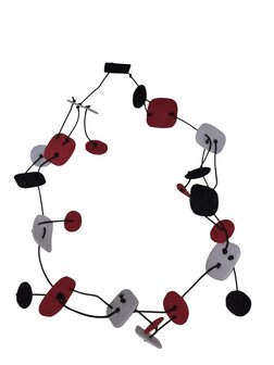 Handgemaakte ketting zwart wit rood