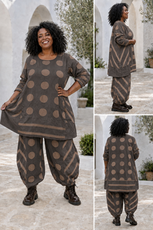 Tijdloze-tuniek,-Bruin-met-unieke-Printdetails
