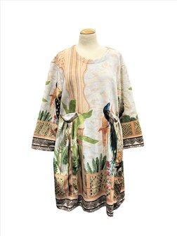 Art &amp; Colour &ndash; kleurrijke jurk met artistieke pauwenprint