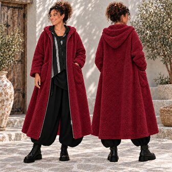 Bordeaux The Ultimate Cozy Teddy Coat &ndash; Oversized &amp; One-Size Curvy Luxe Jas met ritssluiting