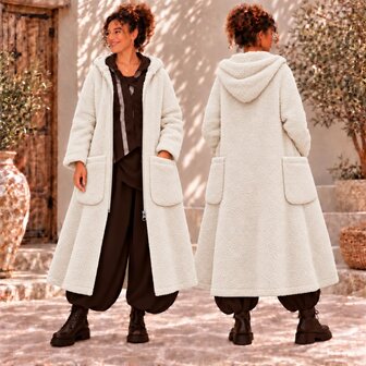 Ecru The Ultimate Cozy Teddy Coat &ndash; Oversized &amp; One-Size Curvy Luxe Jas met ritssluiting