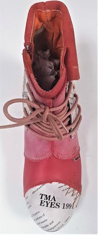 Leuke halfhoge schoen met veter, rood met letter print en leuke details, suedine-achtige flap om enkel