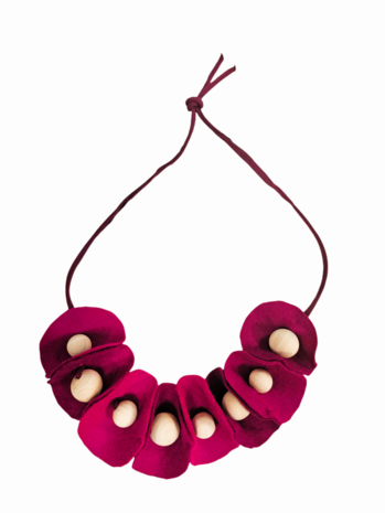 Myrjo ketting cassis met houten kralen