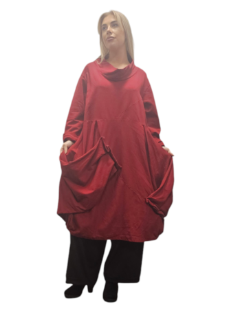 Tuniek- jurk-rood-met-leuke-details