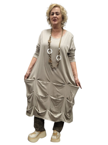 Jurk-taupe-met ophaaltjes