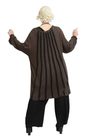 Big shirt bruin met applicaties 