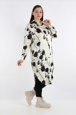 Zomerblouse in ronde vorm gemaakt van gladde satijnkwaliteit