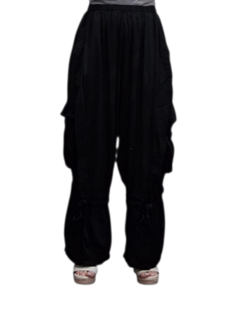 Wijde broek zwart met grote zakken100% cotton