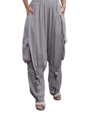 Wijde broek licht grijs met grote zakken100% cotton
