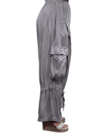 Wijde broek licht grijs met grote zakken100% cotton