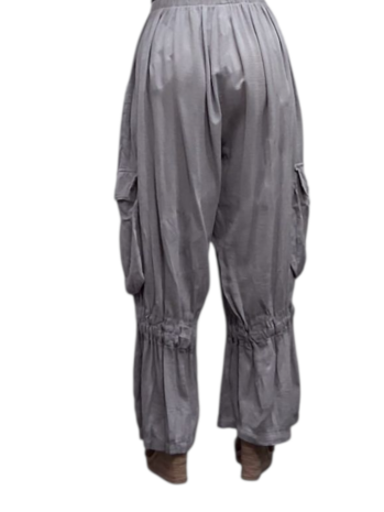 Wijde broek licht grijs met grote zakken100% cotton