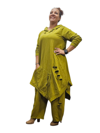 jurk groen met capuchon asymmetrisch