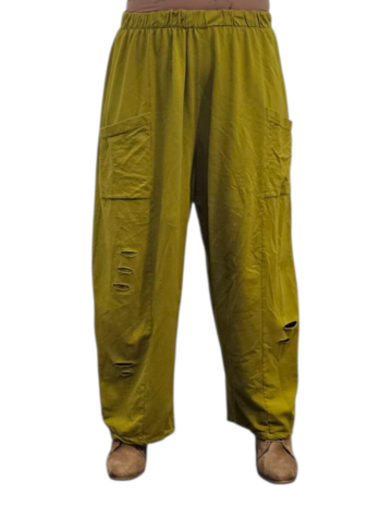 Wijde broek groen met leuke inknipsels 100% cotton