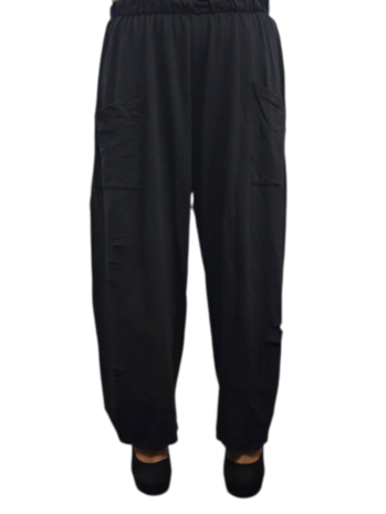 Wijde broek zwart met leuke inknipsels 100% cotton