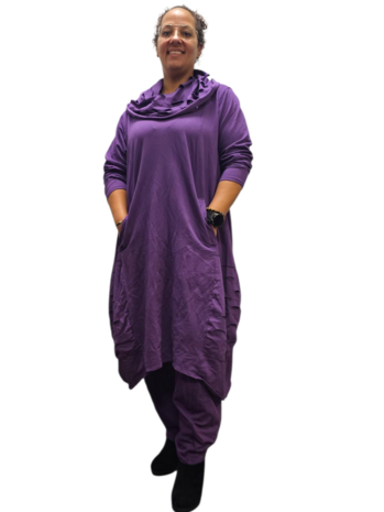 jurk purple met inknipsels en aparte kol