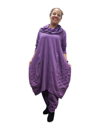 jurk purple met inknipsels en aparte kol