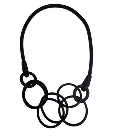 Rubberen ketting zwart met in het midden rondingen