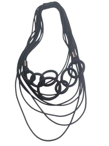 Rubberen ketting zwart met rondingen en banen