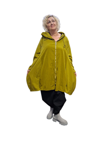 Vest/jas limegroen met capuchon bestaande uit 2 soorten katoen