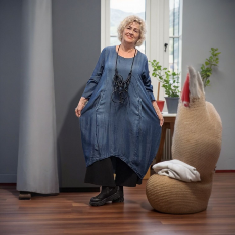 Leuke donkerblauwe denimjurk met steekzakken, stonewashed