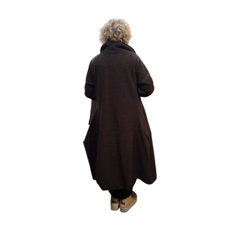Warme wollige winterjas bruin