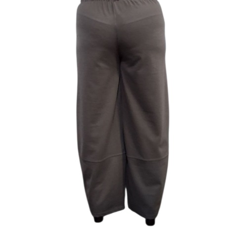 Basic broek grijs in rechte vorm 