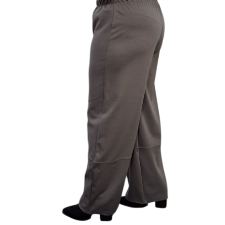 Basic broek grijs in rechte vorm 