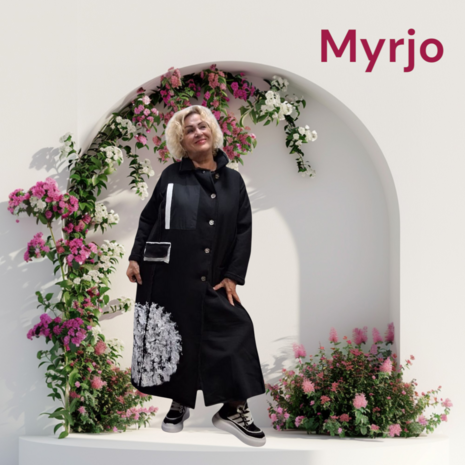 Warme mantel zwart met print