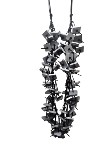 Lange fantasie ketting zilveren vierkantjes