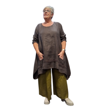 Tuniek bruin A lijn 100%-linnen met kant