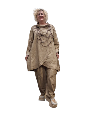 Tuniek zand stonewashed met ruime kolkraag