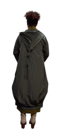 Lange tussenjas groen met lange puntmuts