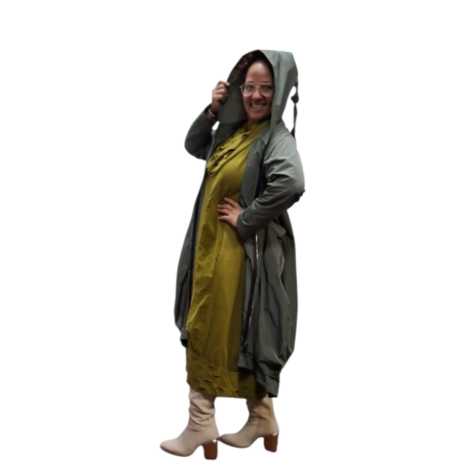 Lange tussenjas groen met lange puntmuts