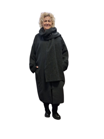 Warme mantel met leuke details antraciet