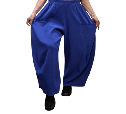 Broek Rinna blauw, in ballonvorm gemaakt van stretcher rib kwaliteit