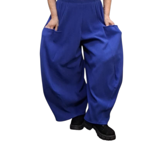 Broek Rinna blauw, in ballonvorm gemaakt van stretcher rib kwaliteit