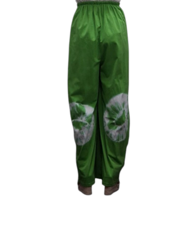 Ruime broek limegroen met batikprint