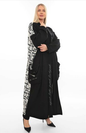 Aparte lange jas/vest zwart met letterprint