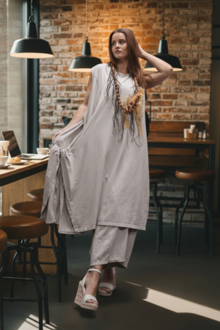 Jurk- lange zand tuniek mouwloos-tricot 