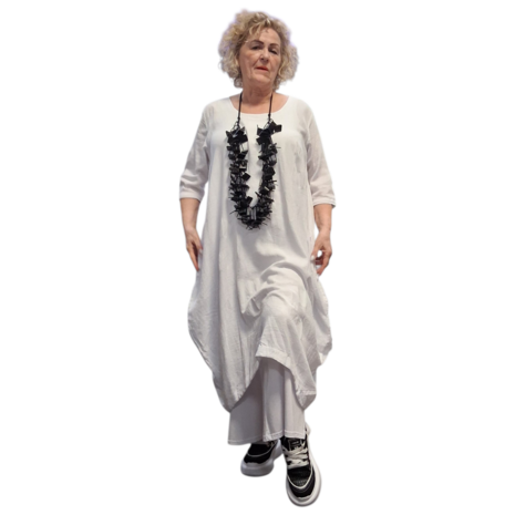 Jurk wit met steekzakken op voorpand 100% katoen 