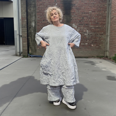 Zomerse jurk crushed  grijs gekreukte look