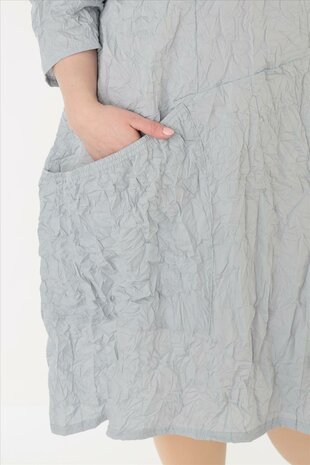 Zomerse jurk crushed  grijs gekreukte look