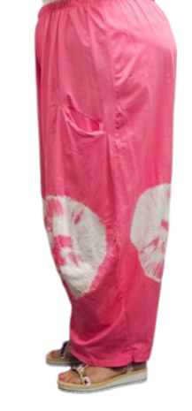 Ruime broek roze met batikprint