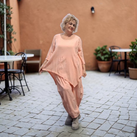 Shirt abrikoos A-lijn asymmetrisch