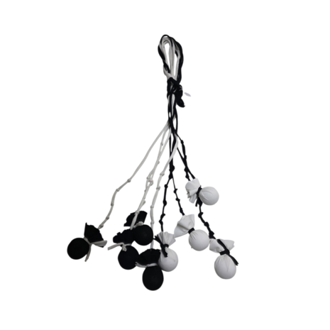 Lange fantasie ketting zwart/wit met bolletjes
