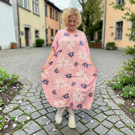 Strokenjurk, roze met print 