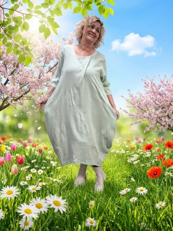 Jurk mintgroen met steekzakken op voorpand 100% katoen 